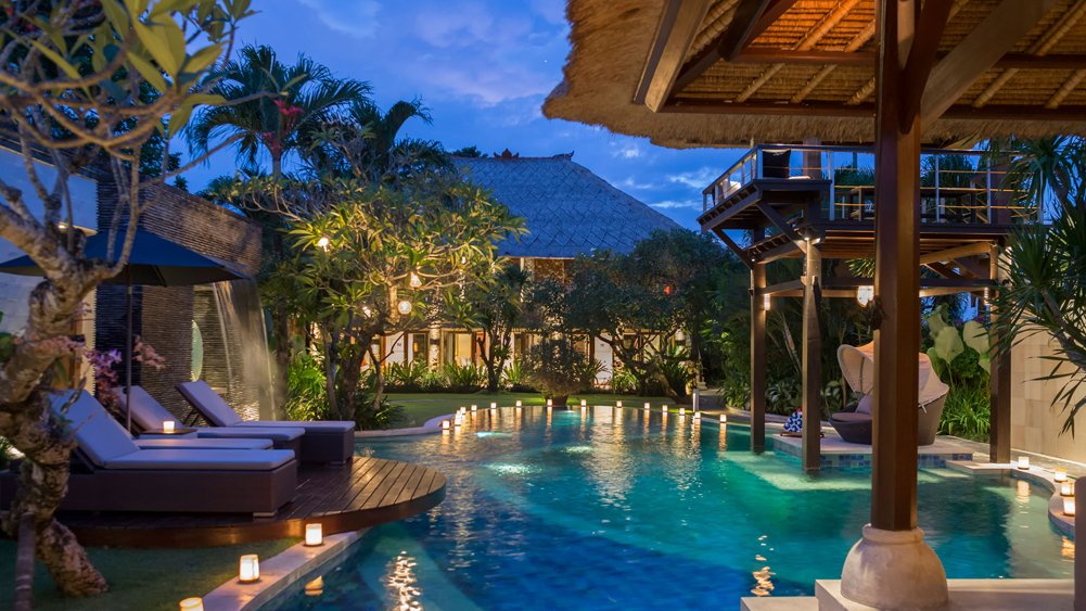 Villa Asta - Serene pool area at night